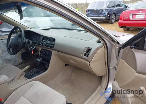 1997 Honda Accord Value из США, поврежденный, VIN 1HGCD5689VA186779